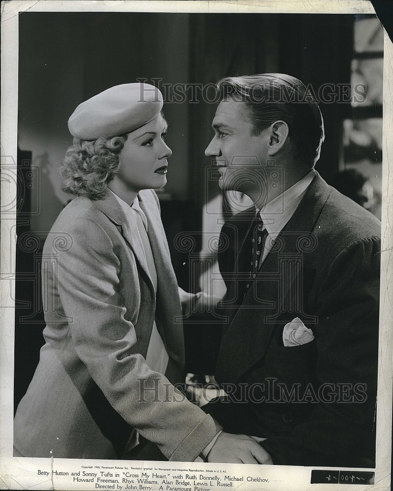 1945 Press Photo Betty Hutton, Sonny Tufts &quot;Cross My Heart&quot; - Historic Images