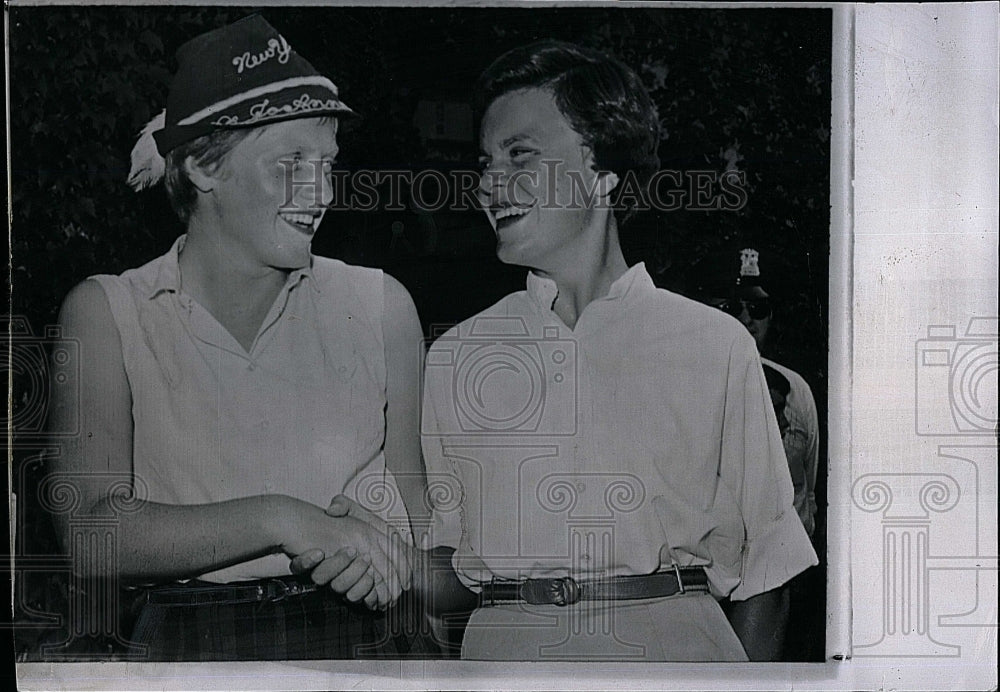 1958 Press Photo Tennis Players Ann Quast &amp; JoAnne Gunderson - Historic Images