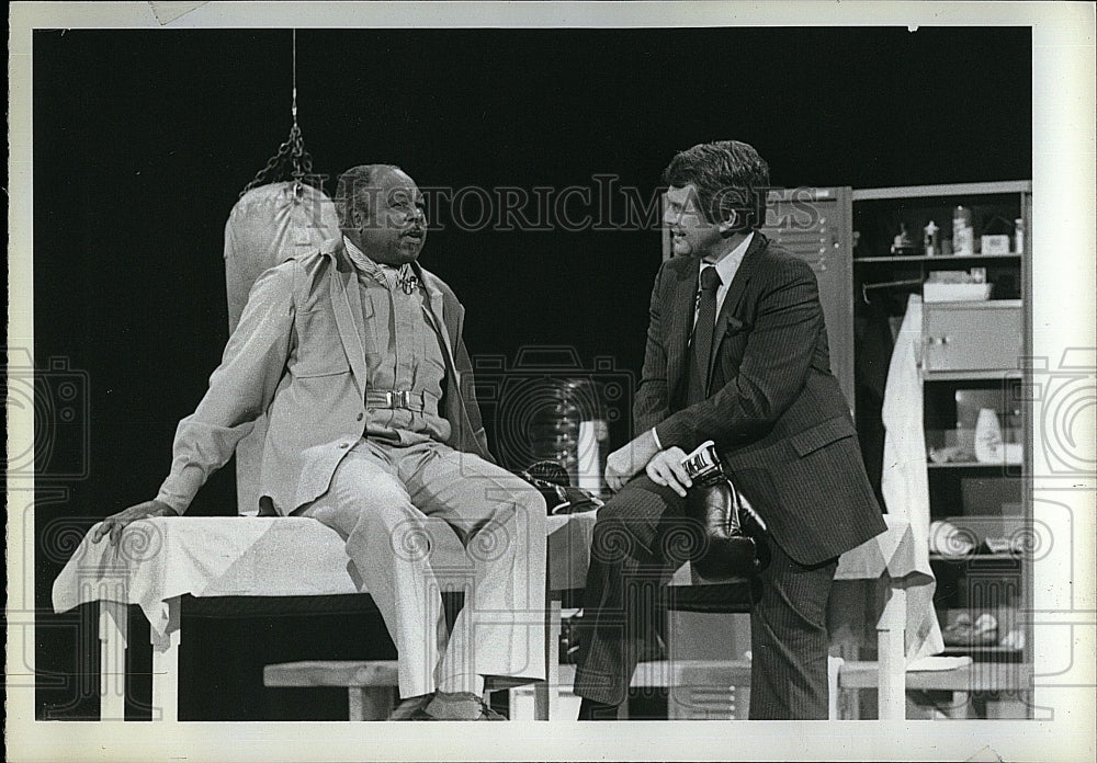 1980 Press Photo Archie Moore Former Boxer With Pat Robertson&quot;700 Club&quot; Host - Historic Images