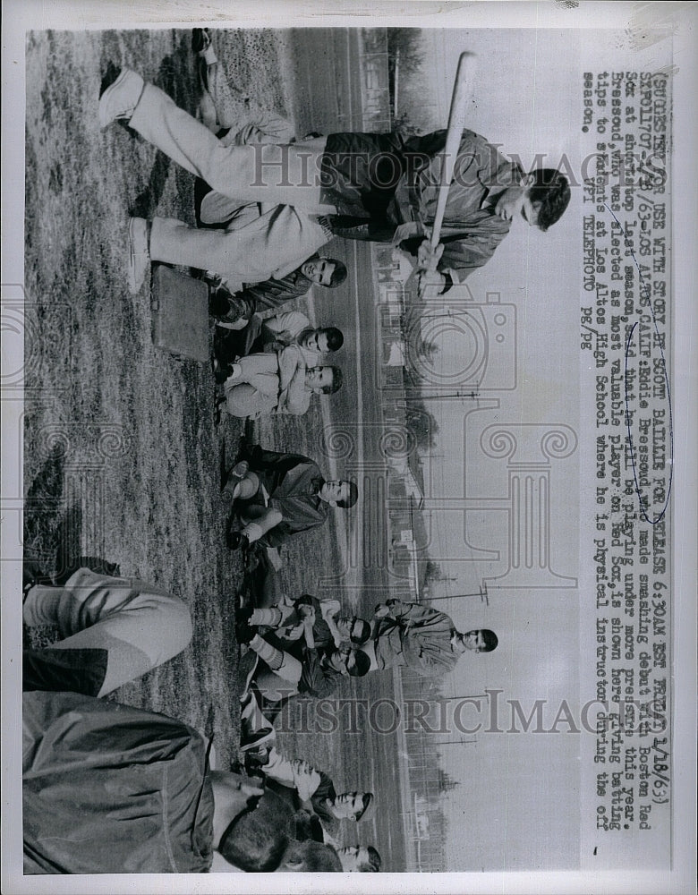 1963 Press Photo Eddie Bressoud Boston Red Sox Shortstop Give Batting Tips - Historic Images