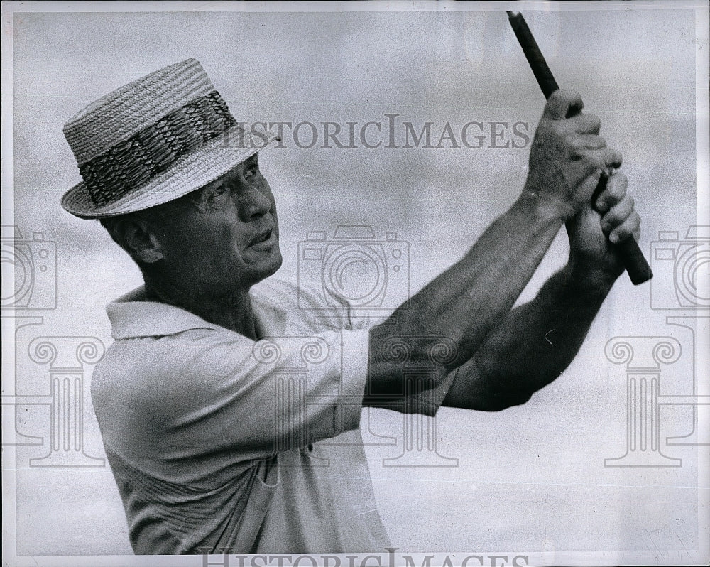 1963 Press Photo Ken Storey, Sr. Golfing Tournament - Historic Images