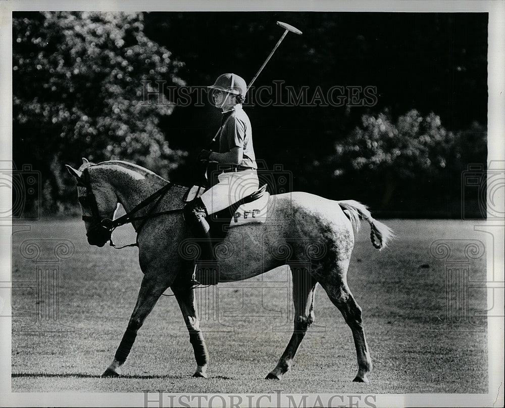 1978 Press Photo Peter Poor Walks His Pony During Polo Match - Historic Images