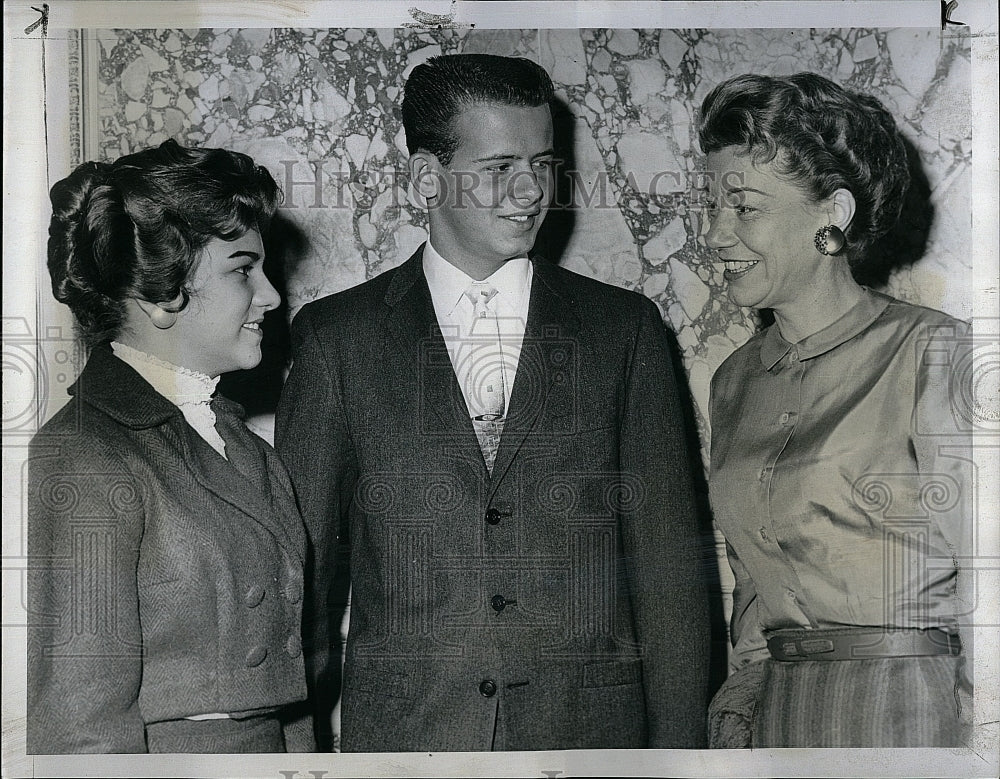 1960 Press Photo &quot;Judy Audsley, Dave Grooms, And Marion Ladewig&quot; - Historic Images