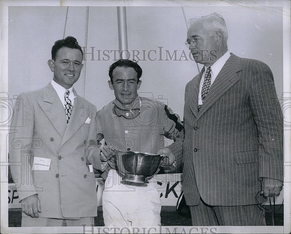 1947 Press Photo George Poole, Allan Wilson, Jockey Ted Atkinson, Horse Racing - Historic Images