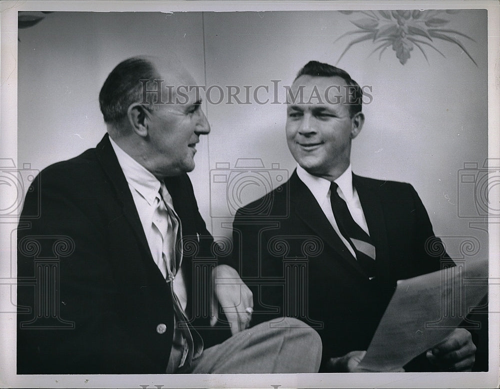 1963 Press Photo Golfer Arnold Palmer, John Boda - Historic Images