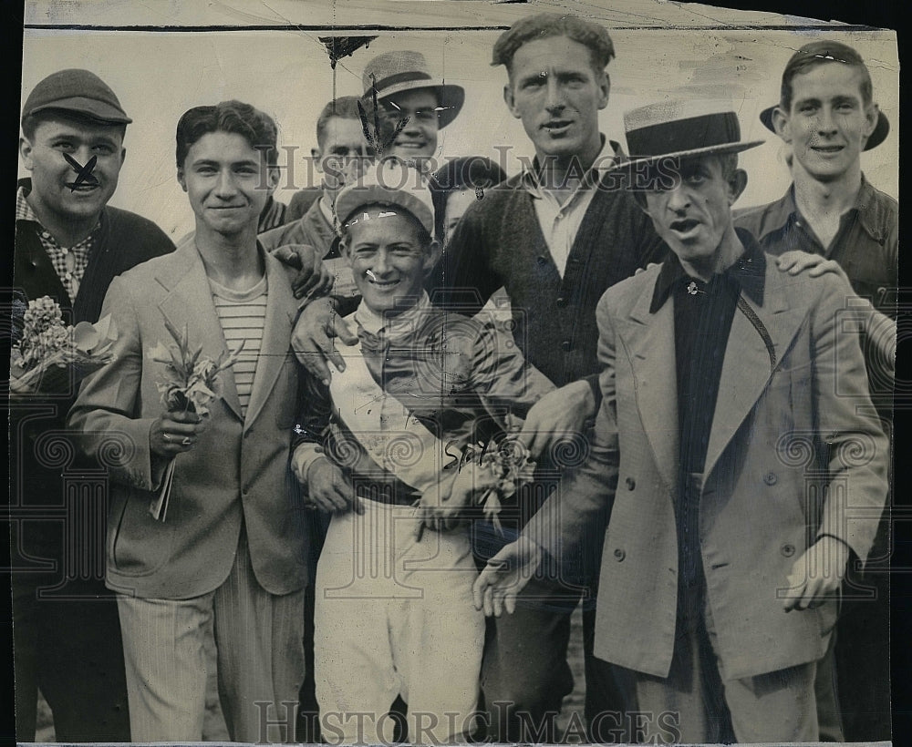 1938 Press Photo jockey Nick Wall standing with well wishers - Historic Images