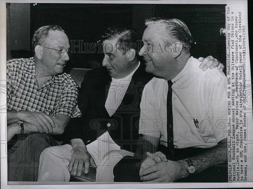 1965 Press Photo Owner Of Cleveland Browns &amp; Mayor Walton H. Bachrach - Historic Images