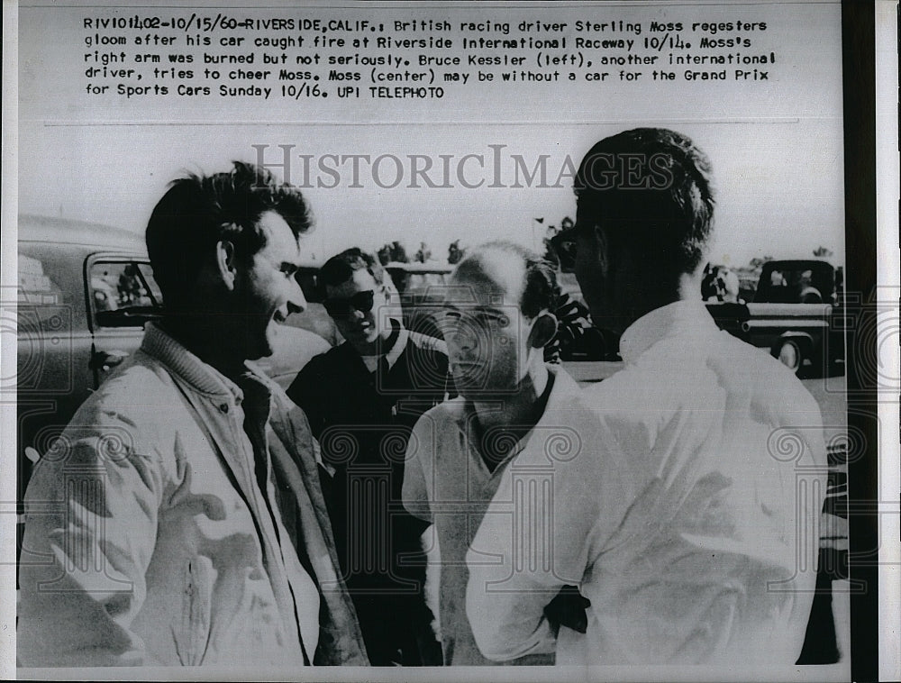 1960 Press Photo British Racing Driver Sterling Moss After Car Catches Fire - Historic Images