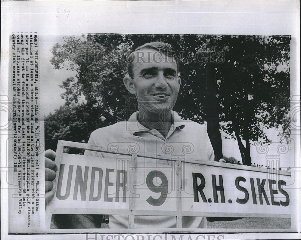 1965 Press Photo Golfer Dick Silks Leads Philadelphia Open Tournament - Historic Images