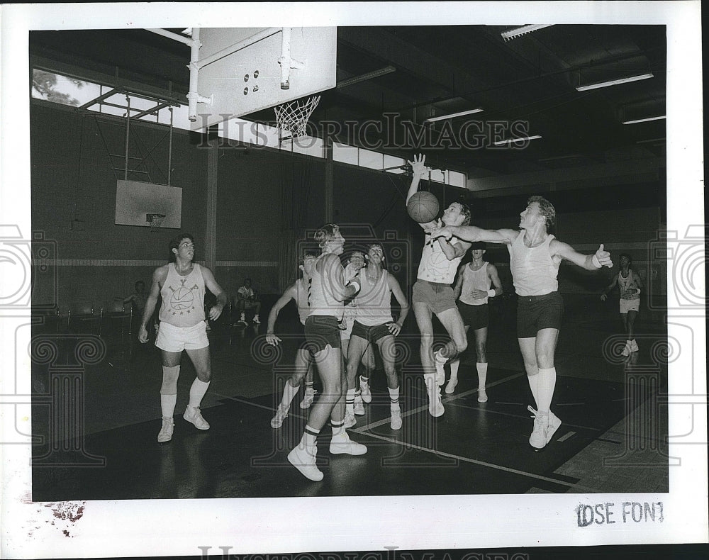 1985 Press Photo Clearwater Basketball League - Historic Images