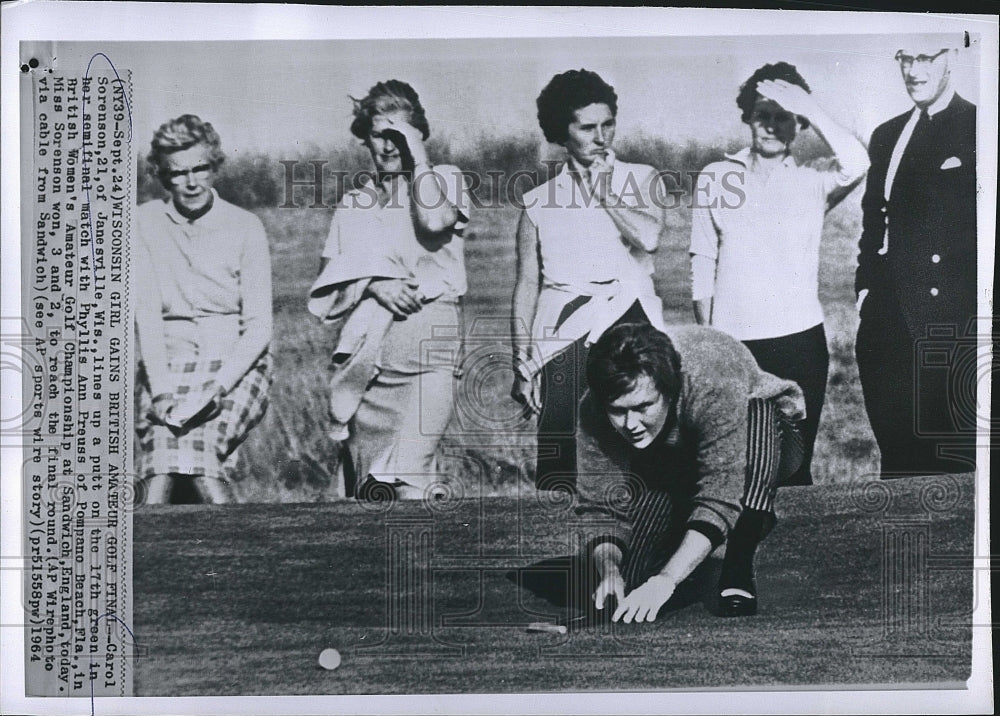 1964 Press Photo Carol Sorenson lines up a putt in British Women&#39;s Amateur. - Historic Images