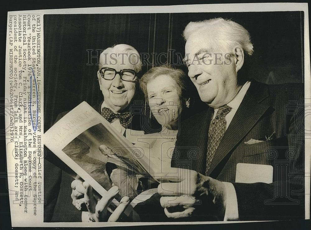 1976 Press Photo Chief Justice of US Warren Burger, Assoc Justice Tom C Clark - Historic Images