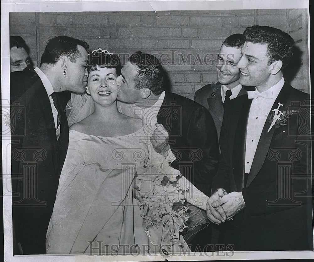 1959 Press Photo Red Sox Pitcher Jerry Casale and wife with Red Sox Teammate. - Historic Images