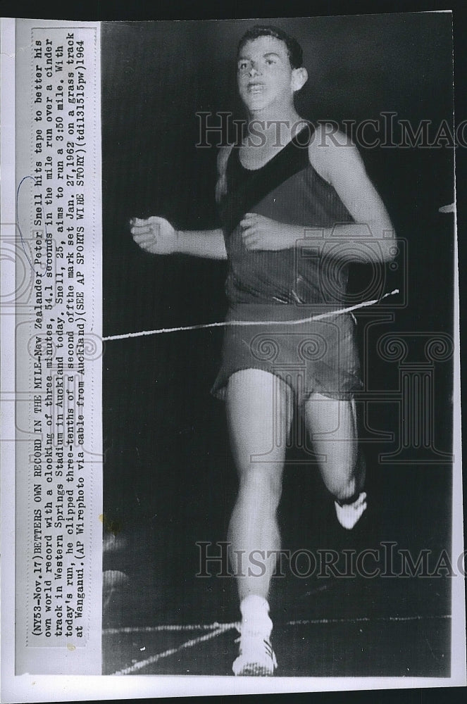 1964 Press Photo Track Runner Peter Snell Betters His Own World Record - Historic Images