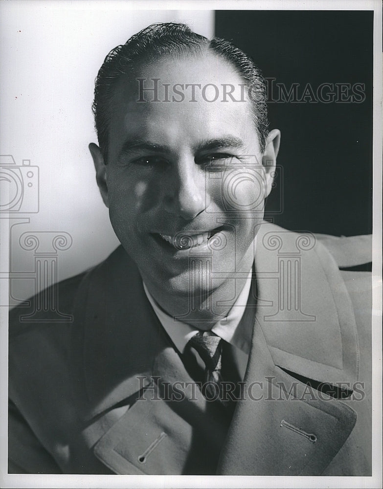 1949 Press Photo NBC Sports Director Bill Stern On Sports Newsreel 1949-press-photo-nbc-sports-director-bill-stern-on-sports-newsreel