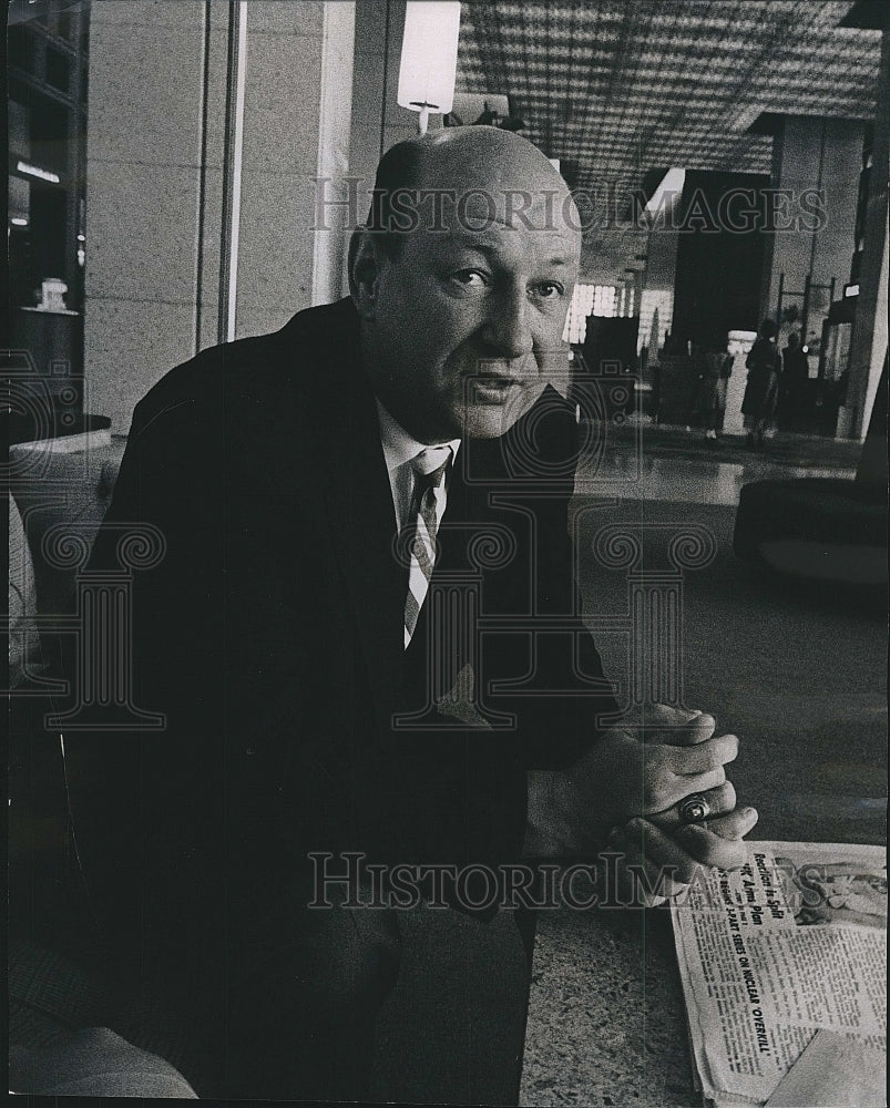 1964 Press Photo Punch Imlach, General Manager of Toronto Maple Leafs. - Historic Images