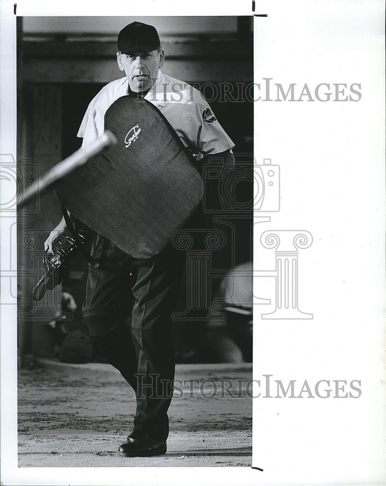1989 Press Photo Bill Deagan, Former American League Umpire - Historic Images