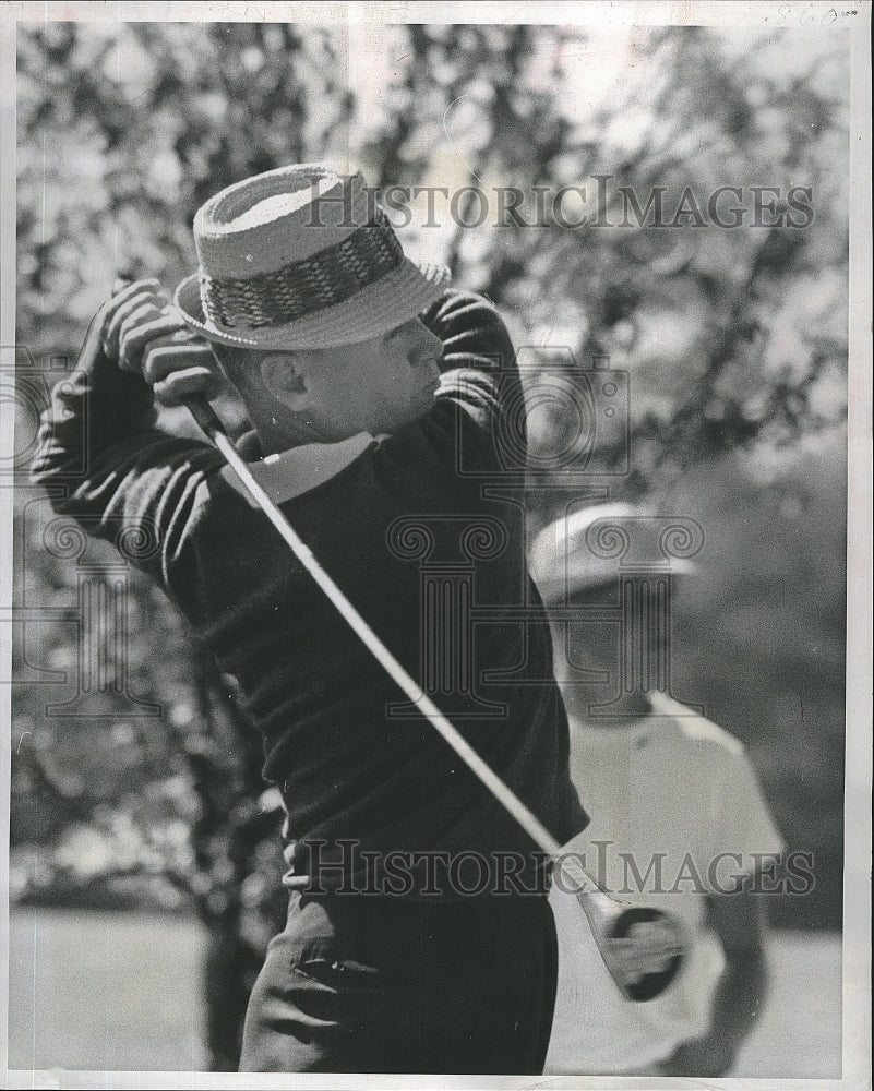 1961 Press Photo Golfer Ken Storey During Long Drove - Historic Images