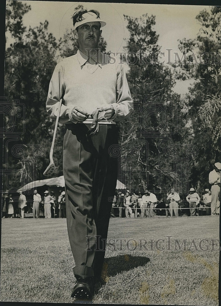 1949 Press Photo Golfer Art Mangrun During Tournament - Historic Images