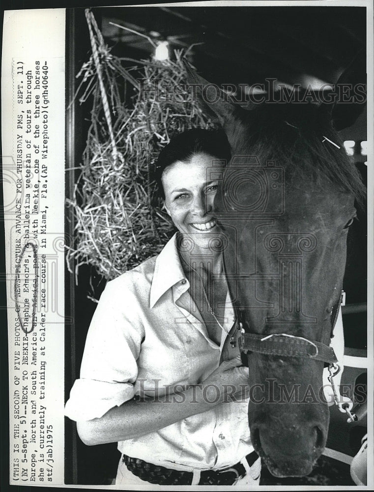 1975 Press Photo Daphne Edmonds Trainer at Calder Race course Miami - Historic Images