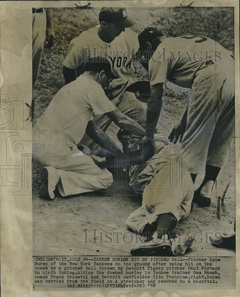 1958 Press Photo NY Yankee Ryne Duren on ground after being hit by ball - Historic Images