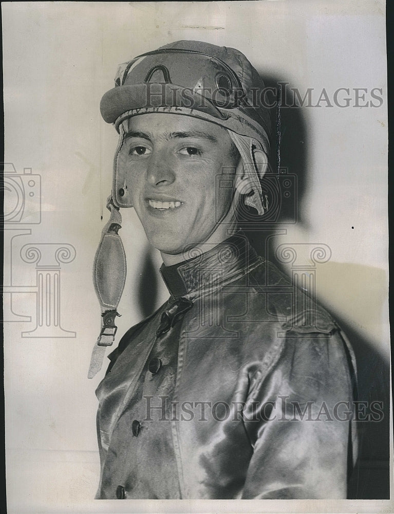 1962 Press Photo Jockey Jimmy Ruyball ready to ride a race - Historic Images