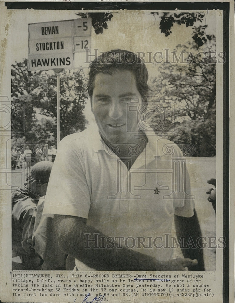 1973 Press Photo Dave Stockton all smiles after taking the lead in the Greader - Historic Images