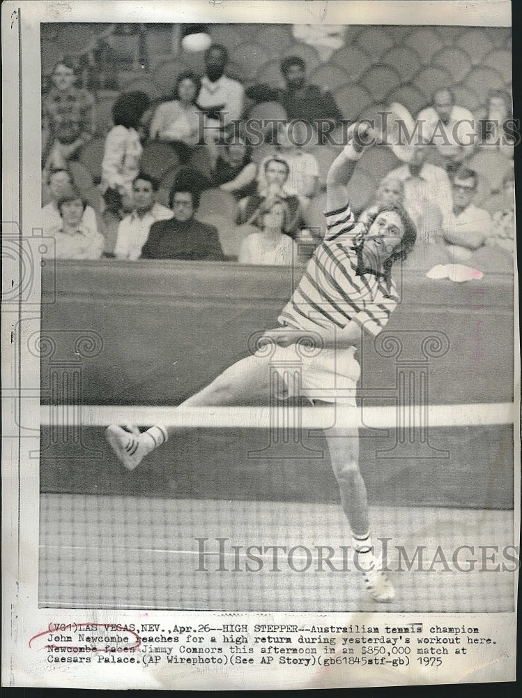 1975 Press Photo John Newcombe Australian Professional Tennis Player Wins Match - Historic Images