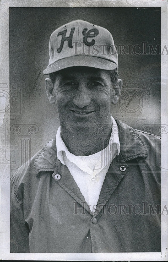1973 Press Photo Frank Mariani, Holy Cross HS football coach - Historic Images