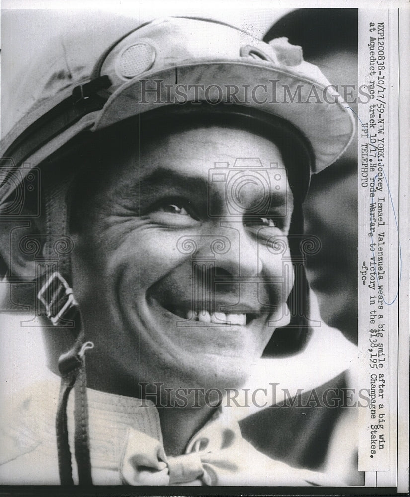 1959 Press Photo ISmael Valenzuela after win at Aqueduct track - Historic Images