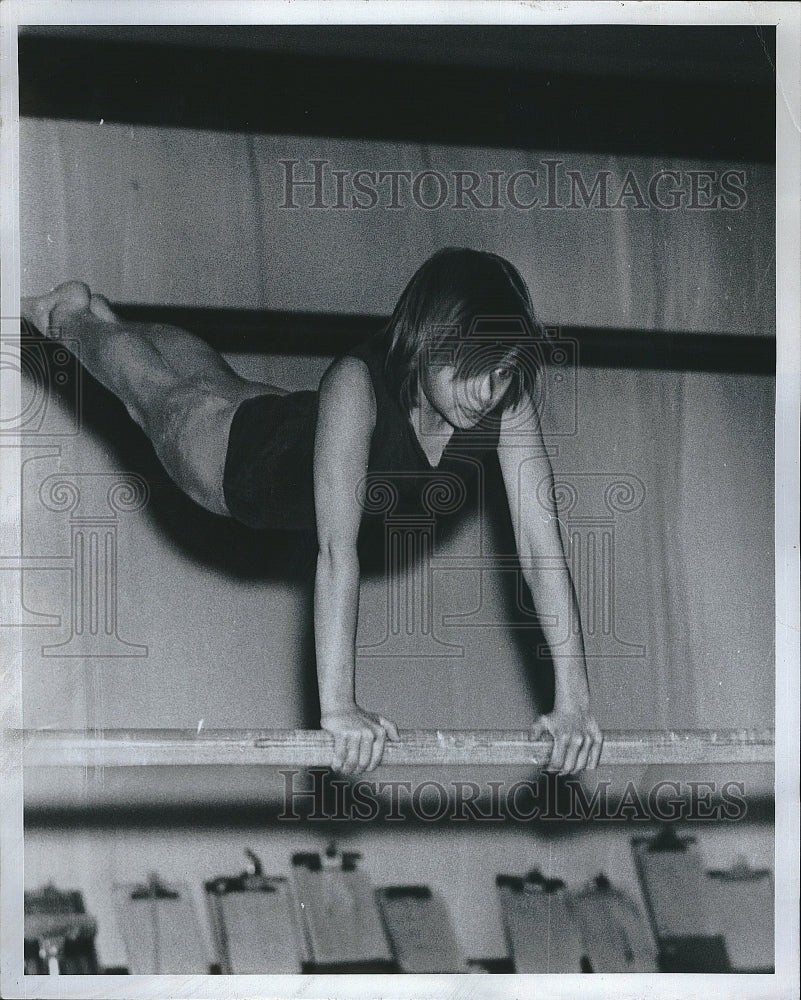 1975 Press Photo Hanne Kraft-Johanssen Gymnasts - Historic Images