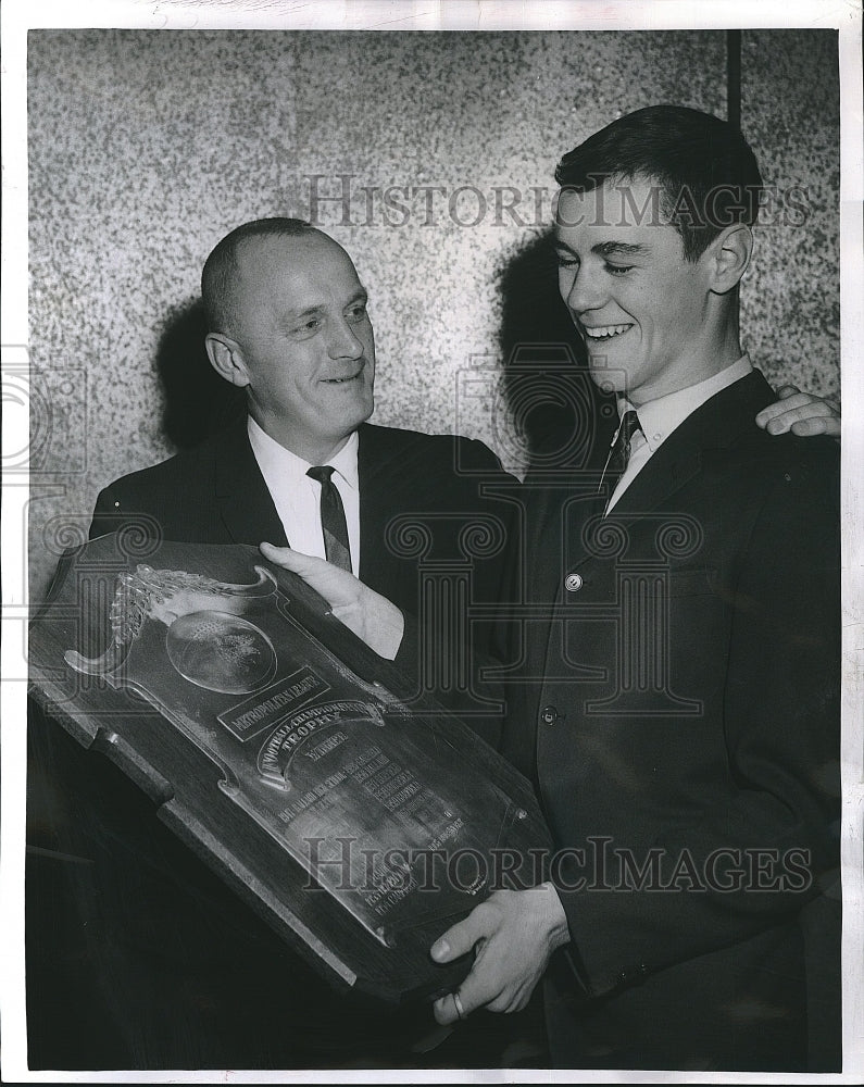 1963 Press Photo Don Harney, Dick Baird, Roosevelt High School Football - Historic Images