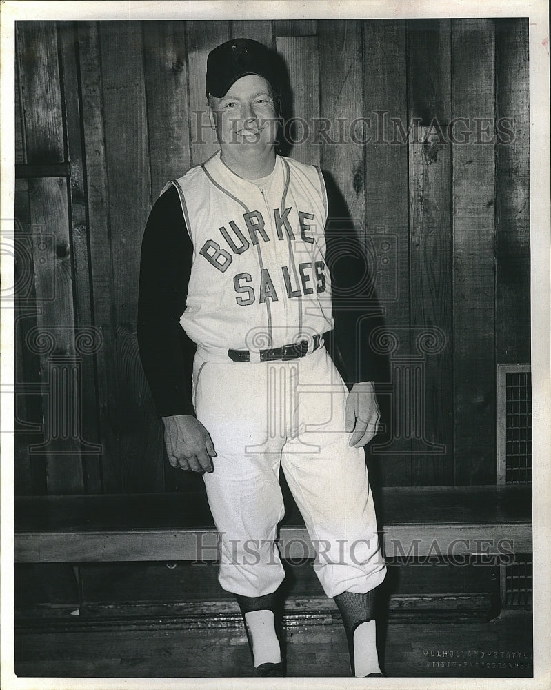 1966 Press Photo Dick Yohn, Softball Pitcher - Historic Images