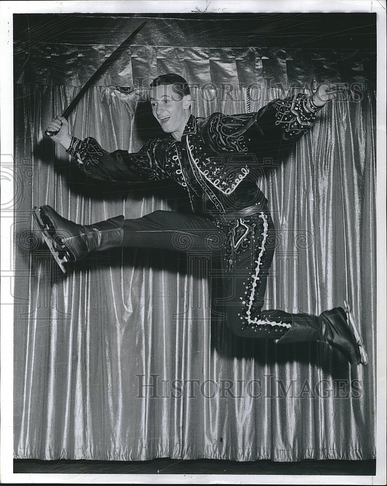 1959 Press Photo Ronnie Robertson World Champion Figure skater Ice Capades - Historic Images