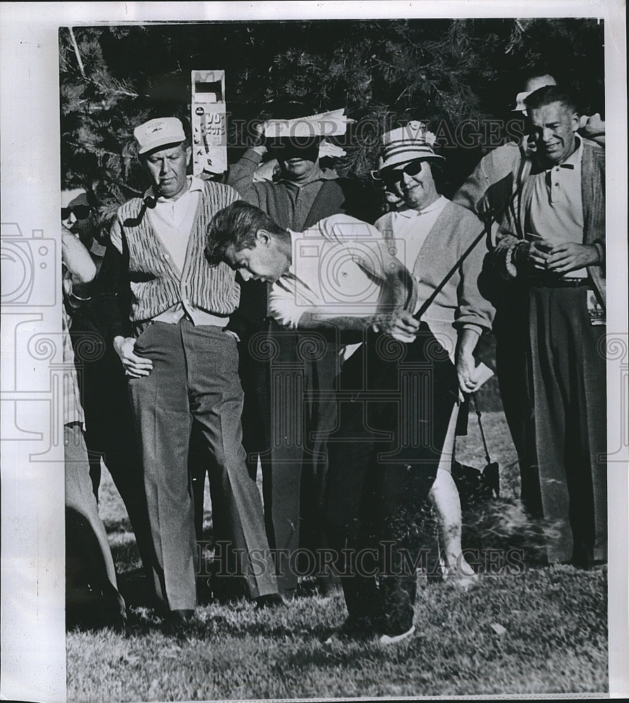 1964 Press Photo Paul Harney  At LA Open Golf Tournament - Historic Images