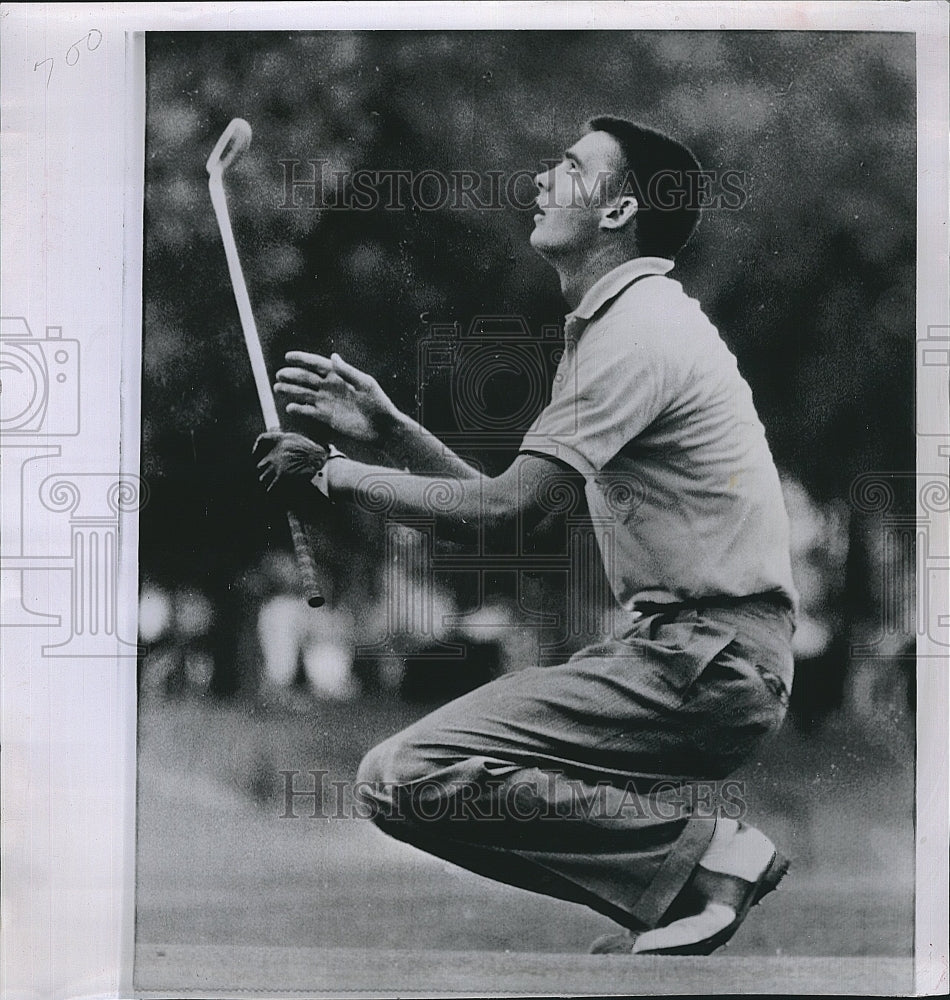 1962 Press Photo Dave Hill,golfer prays for good putt - Historic Images