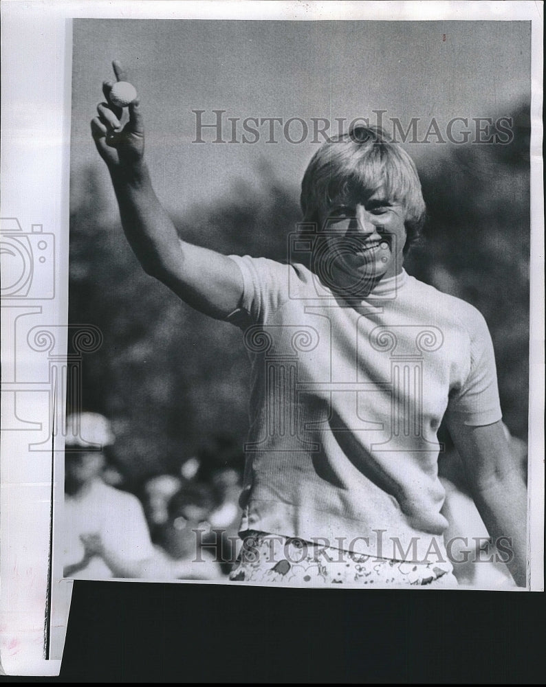 1974 Press Photo JoAnne Carner at St Paul golf tournament - Historic Images