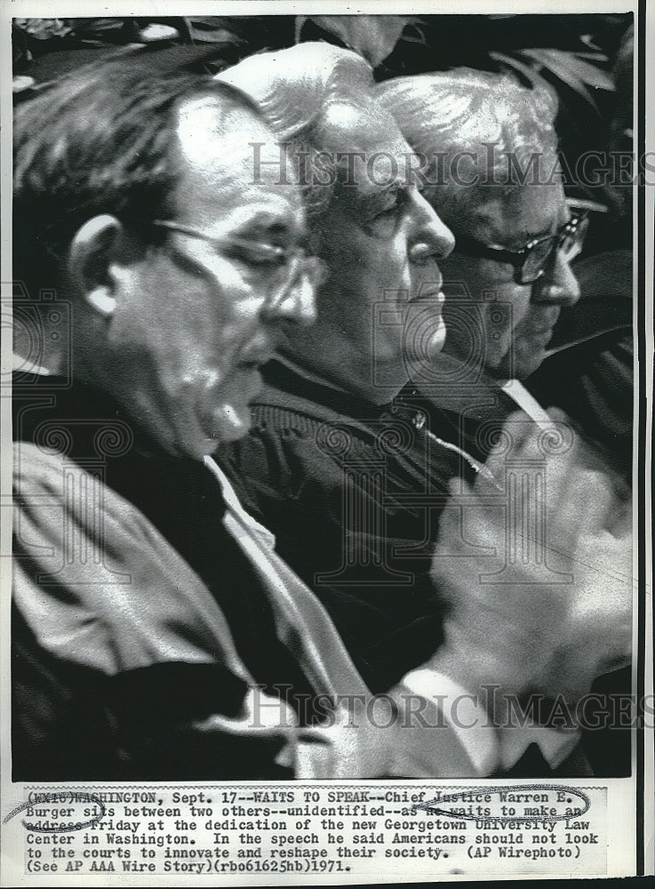 1971 Press Photo US Chief Justice  Warren E. Burger & two other men - Historic Images