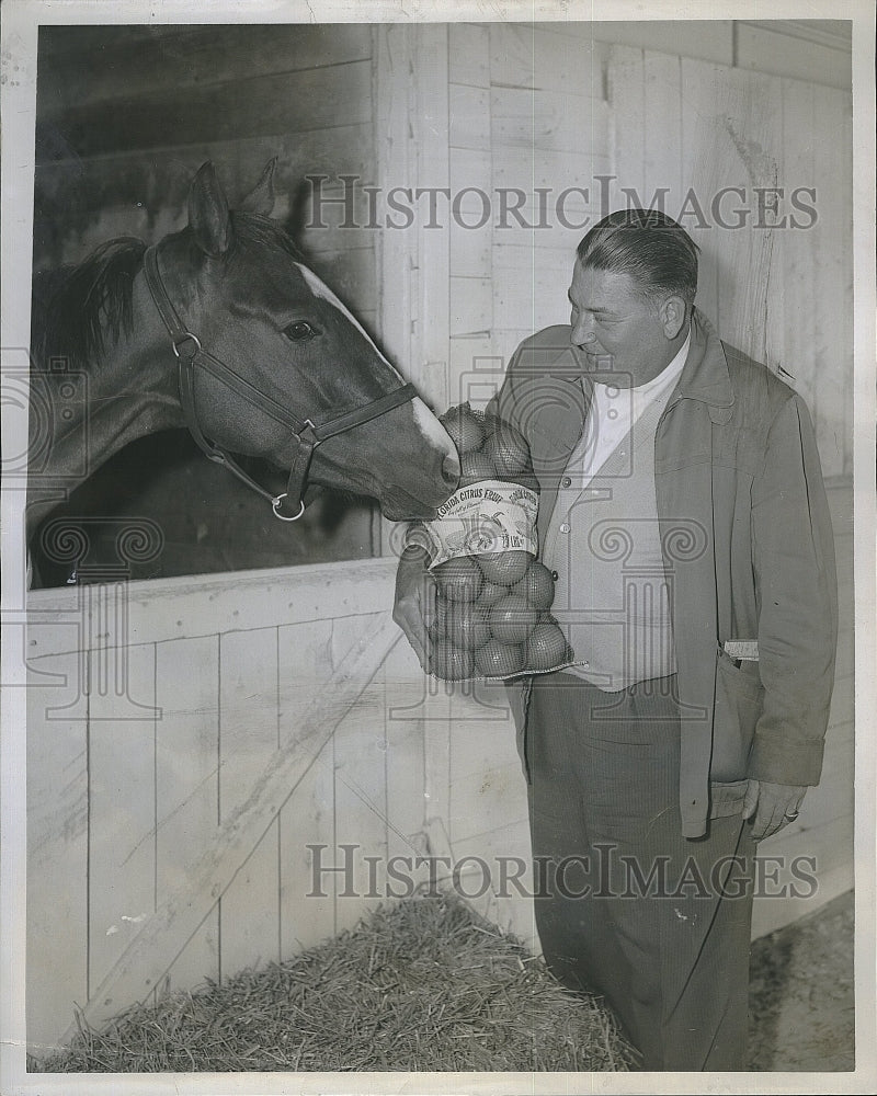 1979 Press Photo Trainer EO Zimmerman &amp; horse &quot;Sue&#39;s Pet&quot; at Lincoln Downs - Historic Images