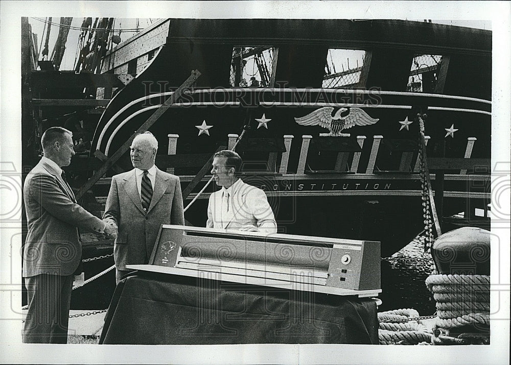 1975 Press Photo Rear Adm Joseph C Wylie USN,Wm Farwell, Robert D&#39;Angelo - Historic Images