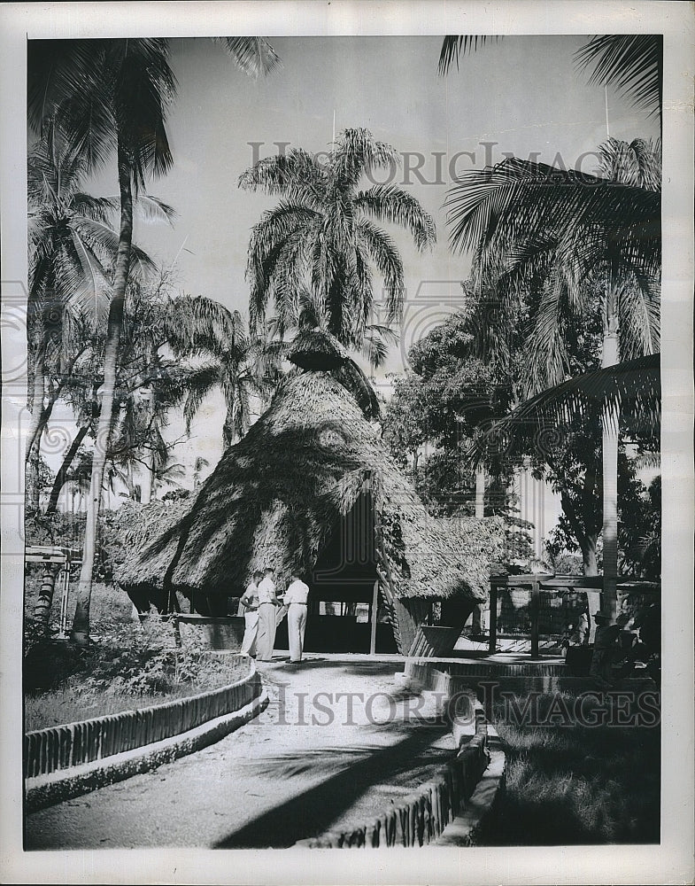 1949 Press Photo Port  Au Prince, Haiti amusement area - Historic Images