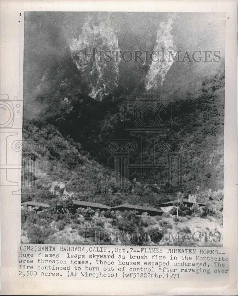 1971 Press Photo Brush fire in area of Santa Barbara, California - Historic Images