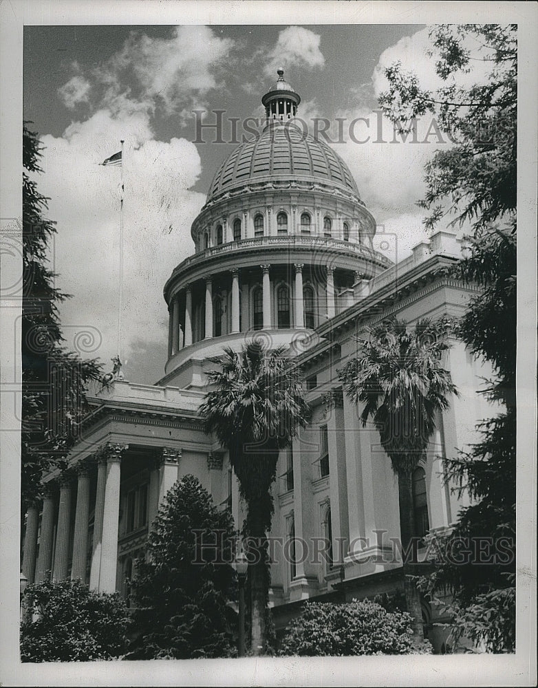 1945 Press Photo Sacramento State Capitol Building California Exterior - Historic Images