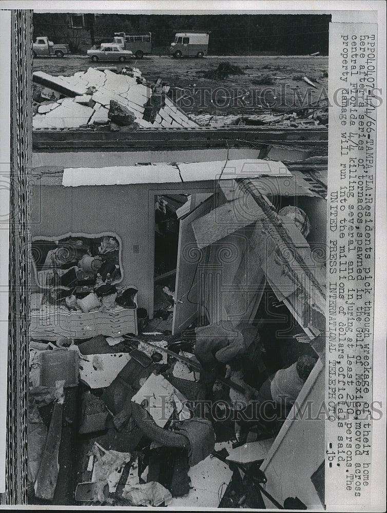 1966 Press Photo Tampa, Fla. homes wrecked by tornadoes - Historic Images