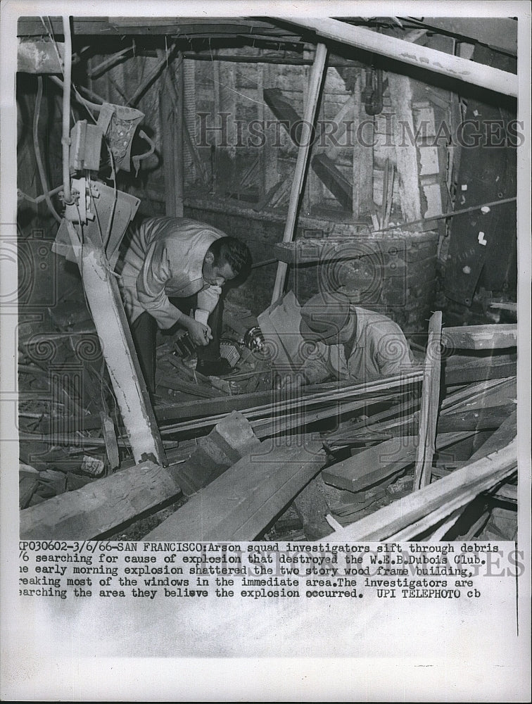 1966 Press Photo W.E.B. Dubois Club Explosion Investigators Exploring Debris - Historic Images