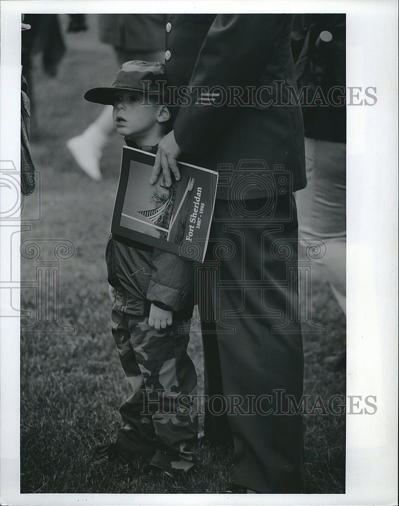 1993 Press Photo Sgt. Daniel Noe and  Son Robert - Historic Images