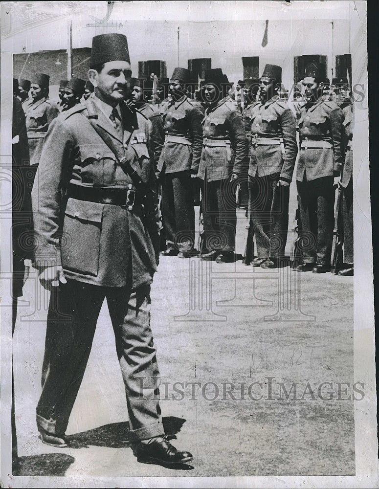 1952 Press Photo Maj Gen Mohamed Bey Reviews Troops After Egypt Coup - Historic Images