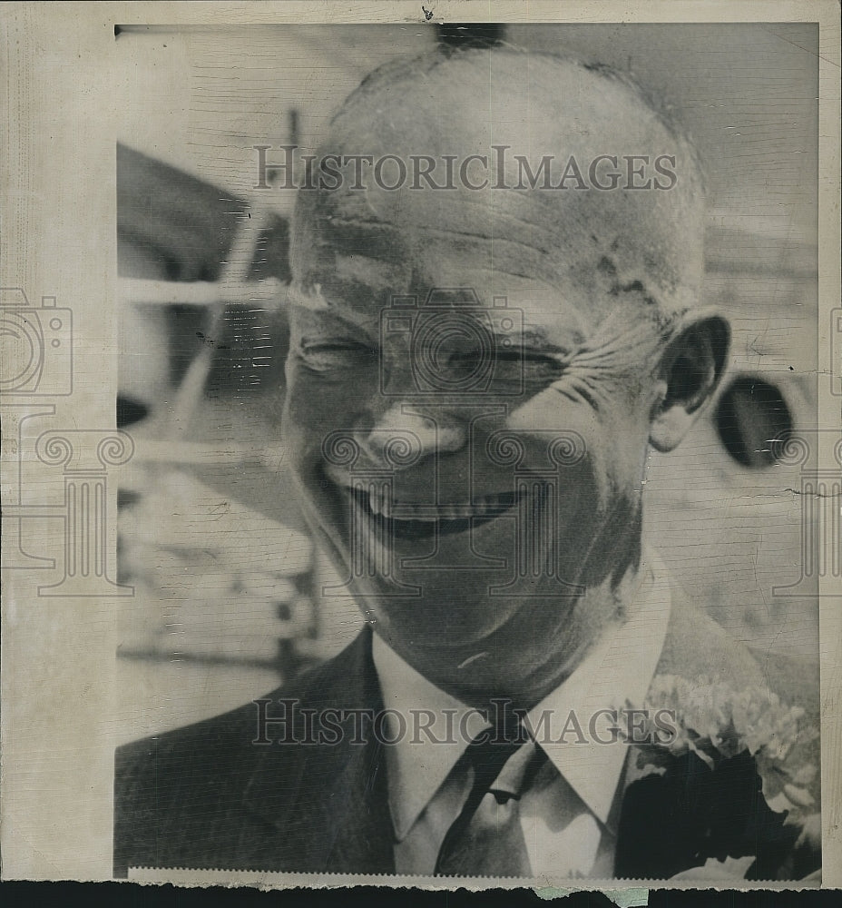 1957 Press Photo President Dwight Eisenhower Wearing St. Patrick&#39;s Day Carnation - Historic Images