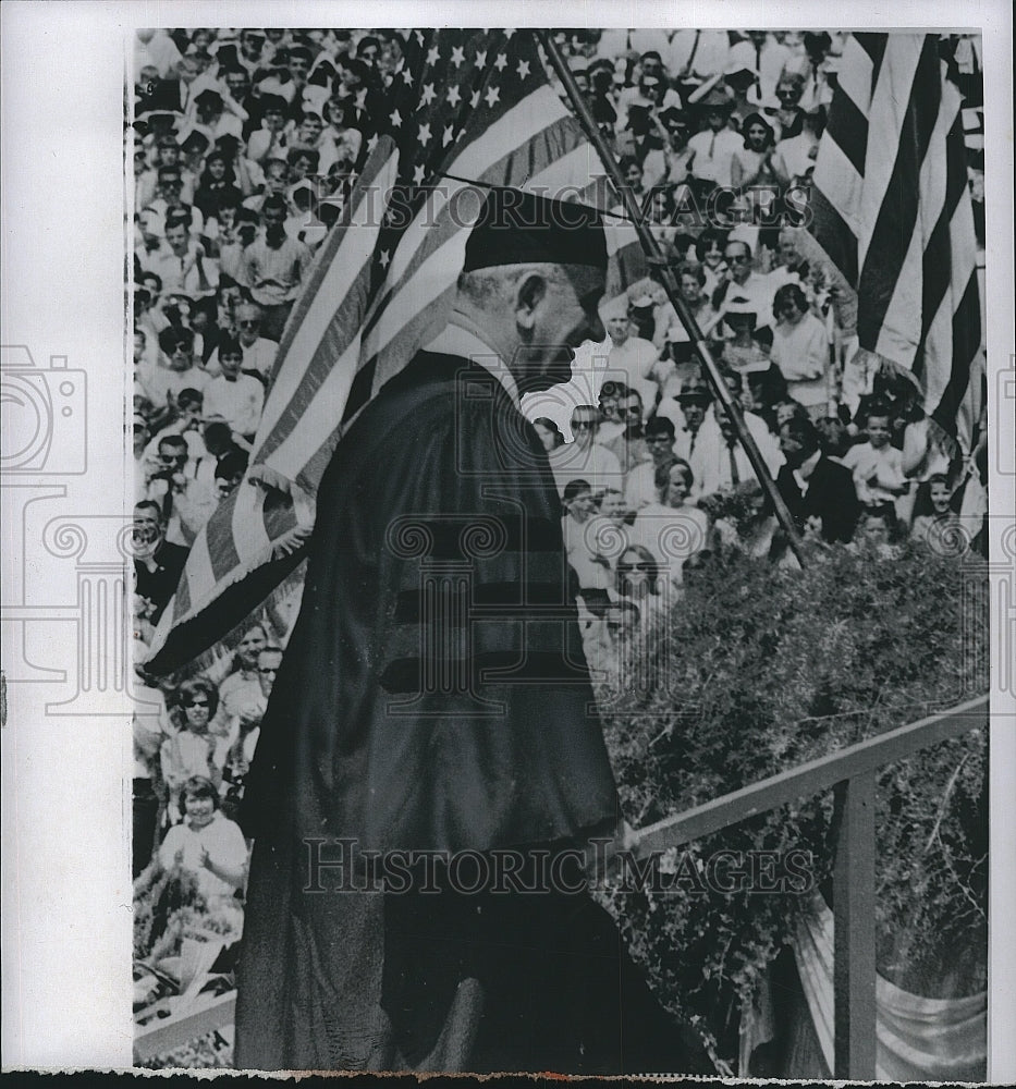 1964 Press Photo Lyndon Johnson University Michigan Graduation Speaking - Historic Images