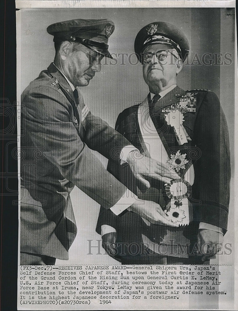 1964 Press Photo Air Force Chief of Staff Gen Curtis LeMay &amp; Japanese Gen S Ura - Historic Images